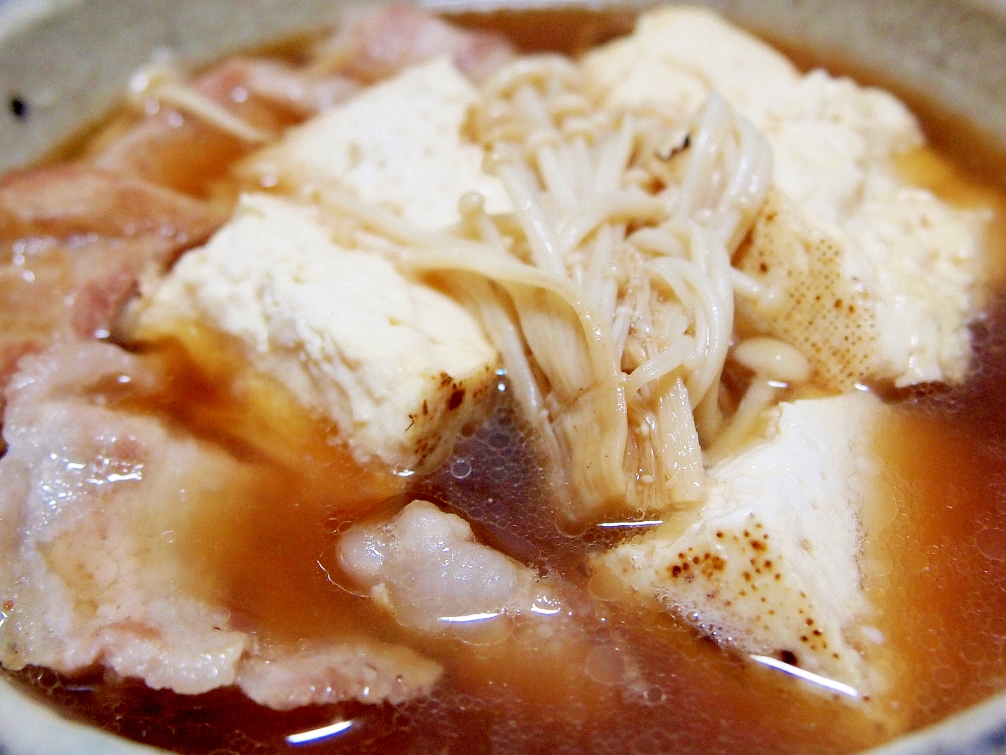 フライパンで！豚バラと焼き豆腐のめんつゆ煮込み
