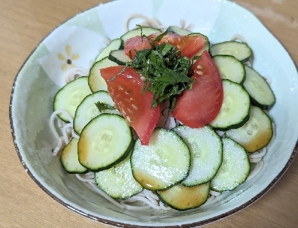 この季節の野菜でフレッシュな食感でとてもおいしかったです♫
きゅうりとか並べてるとケーキみたいで（〃＾∇＾）