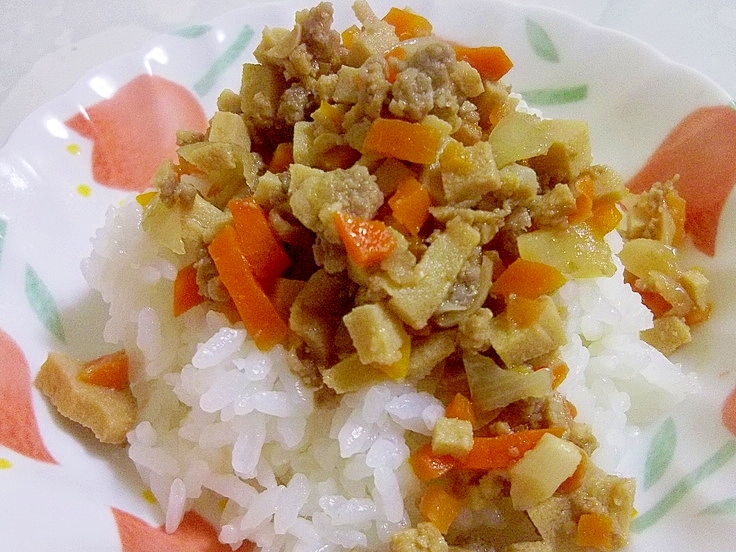 生しょうゆ麹を使って♪高野豆腐入り肉味噌