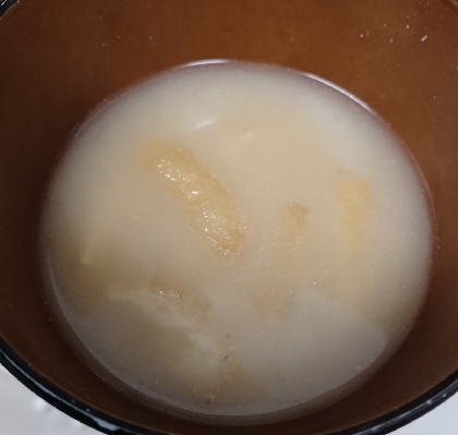 シンプル　油揚げの味噌汁