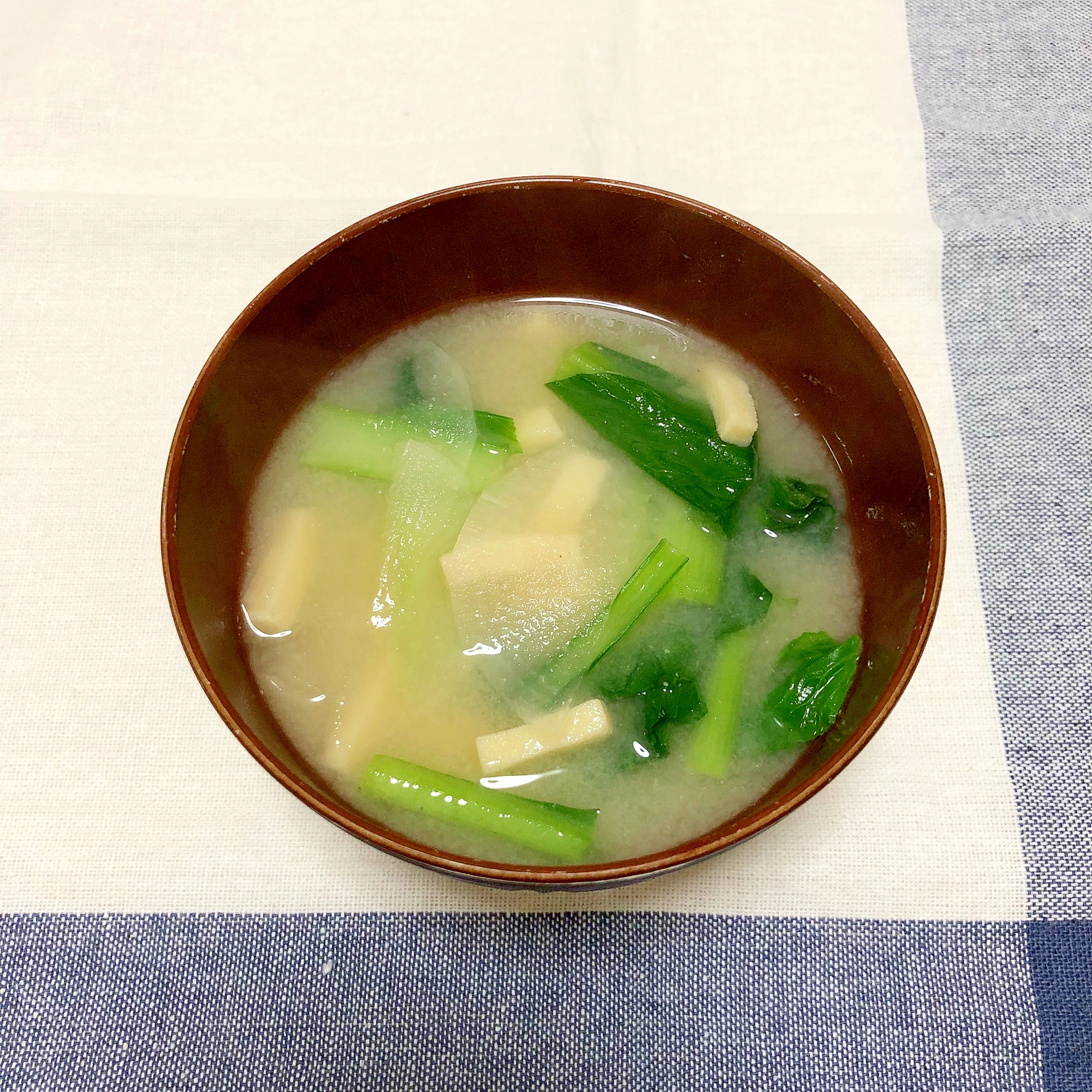 大根、小松菜、凍り豆腐のお味噌汁♪