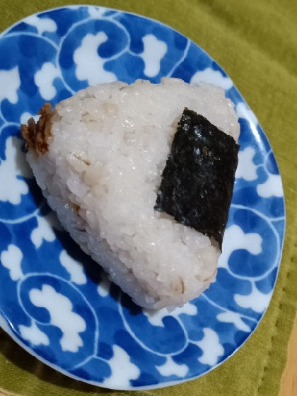 胚芽押麦ごはんのちりめんじゃこおにぎり★
