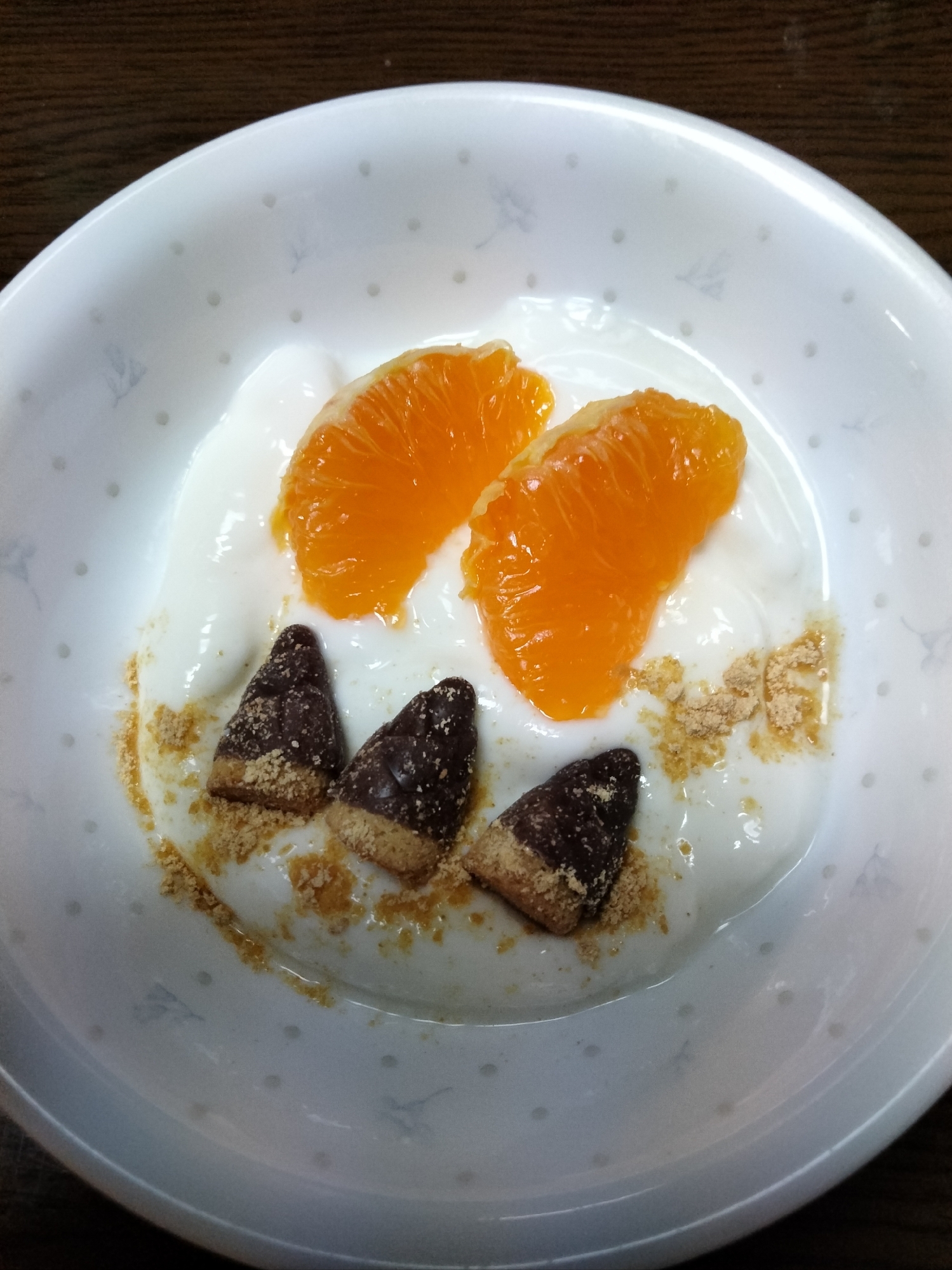 今日のヨーグルト♡みかん&チョコ菓子