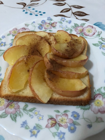 コンデンスミルクがなくて　ハチミツをかけました。
甘酸っぱくて　美味しかったです。