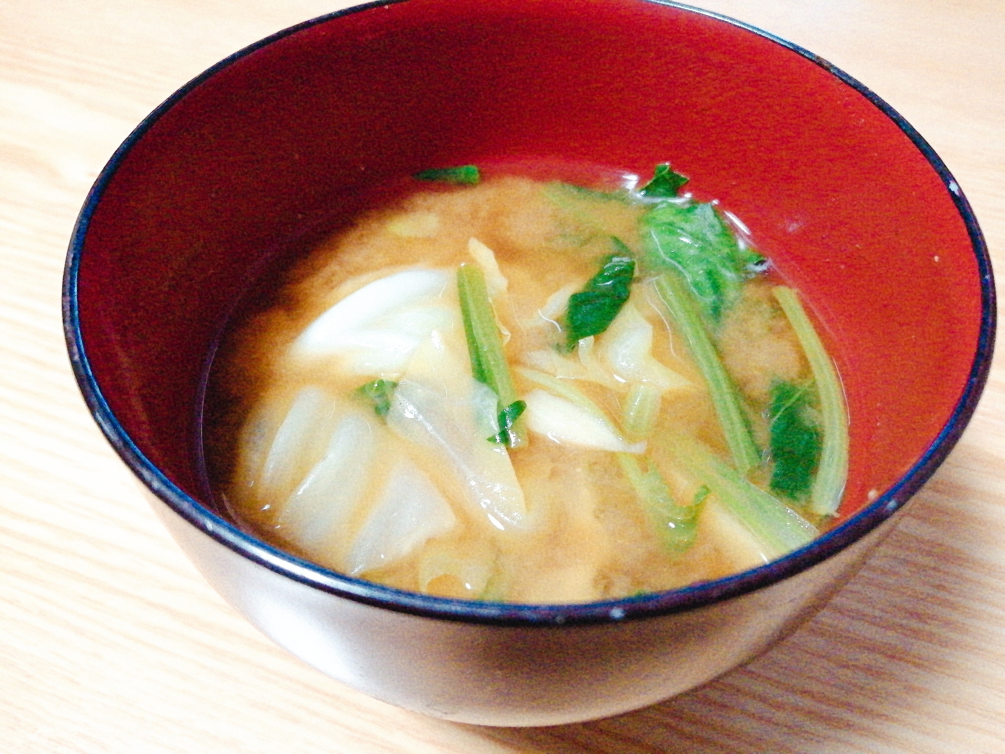 キャベツとほうれん草の味噌汁