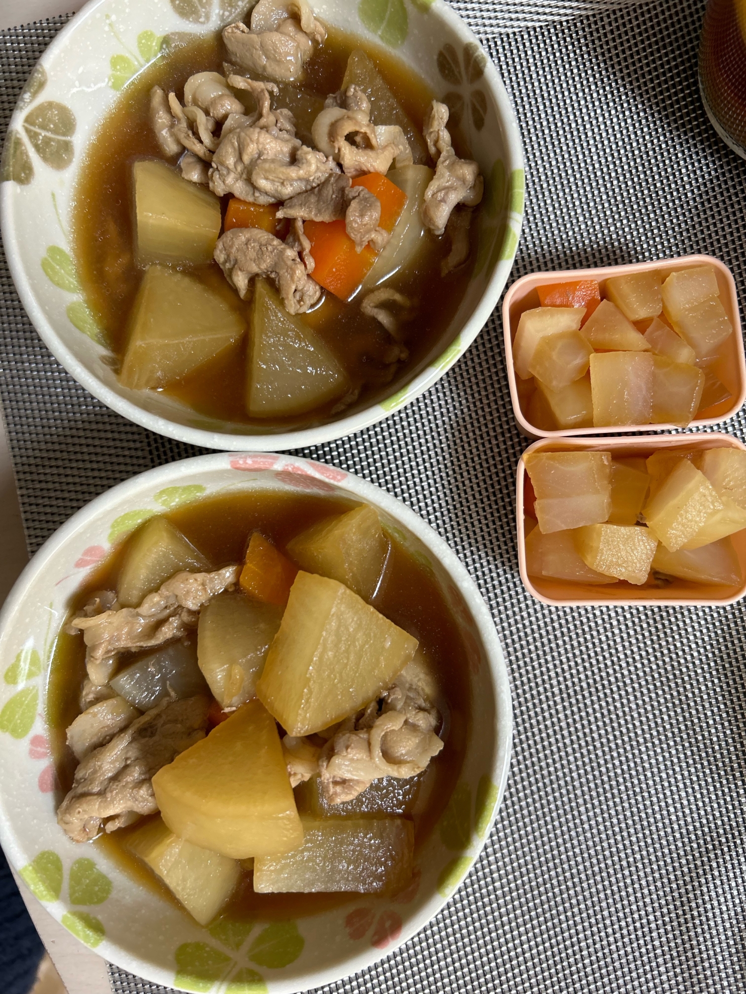 豚肉と大根とにんじんの煮物（一歳娘にもとりわけ）