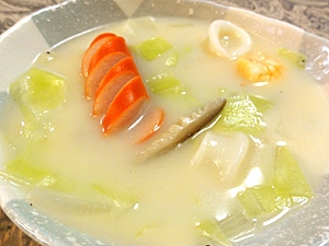 キャベツの海鮮ミルク味噌スープ