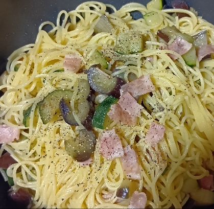 茄子とズッキーニのペペロンチーノ