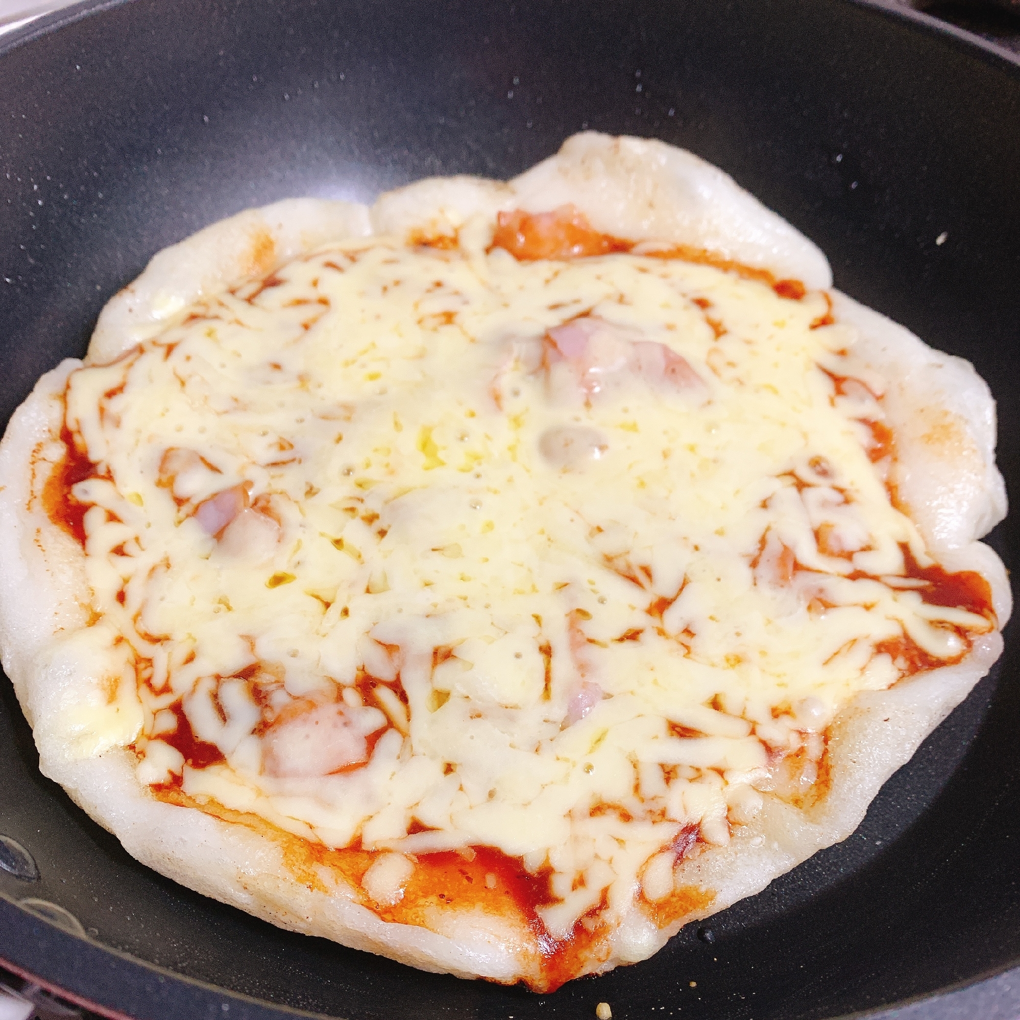 焼き肉のたれで作る簡単餅ピザ