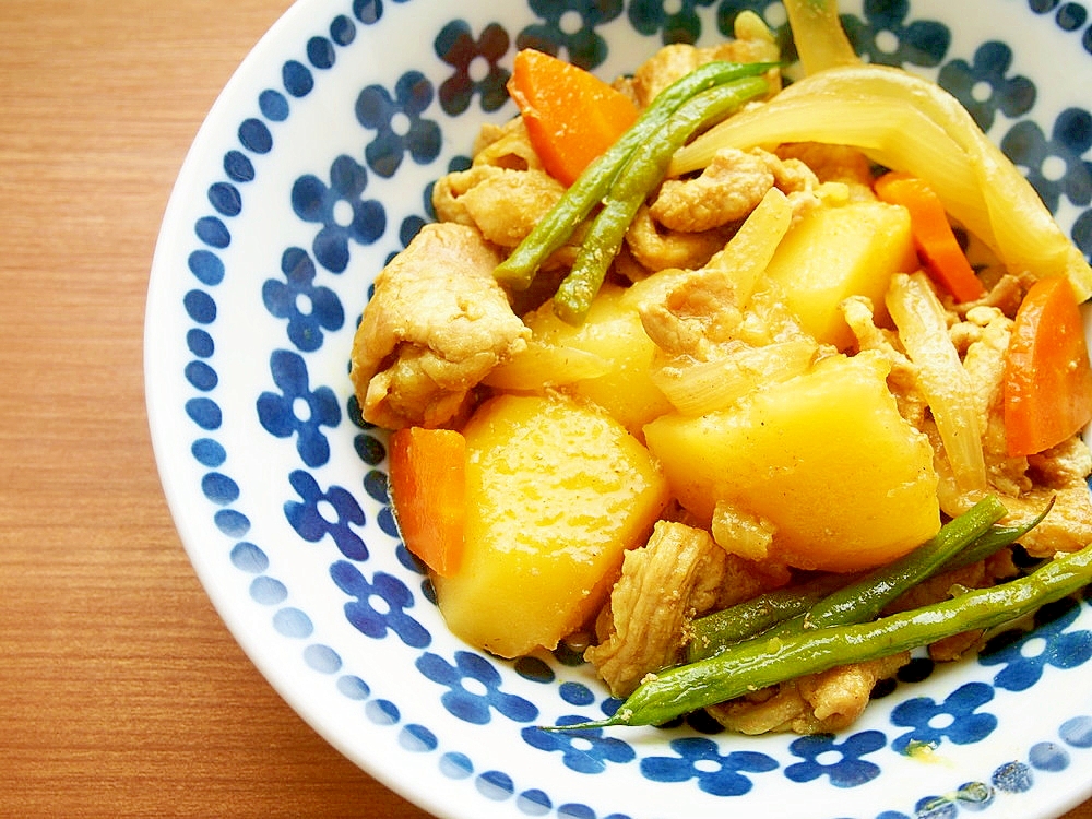 豚こまで♪カレー風味の肉じゃが♪