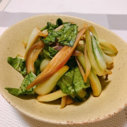 ミョウガとチンゲン菜で作りました！薄口醤油がなかったため、普通の醤油を使ったので、色はあまり良くありませんが、あっさりめで美味しくできました(^-^)