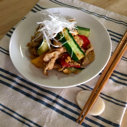 冷蔵庫の半端野菜を美味しくいただけました！カラフルでスタミナたっぷりで暑い夏の日にピッタリでした♪