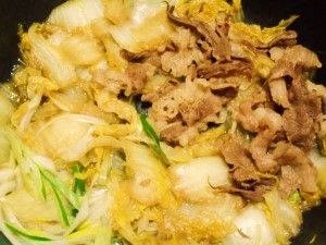 すき焼き味、大好き、ご飯がススミます。4.2㎏の大物白菜、やっと残り僅かまで消費が進みました。味の浸みた白菜、旨っ。ご馳走さまでした♪