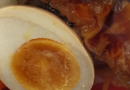 サッポロ一番味噌ラーメン　とりもも肉とゆで卵