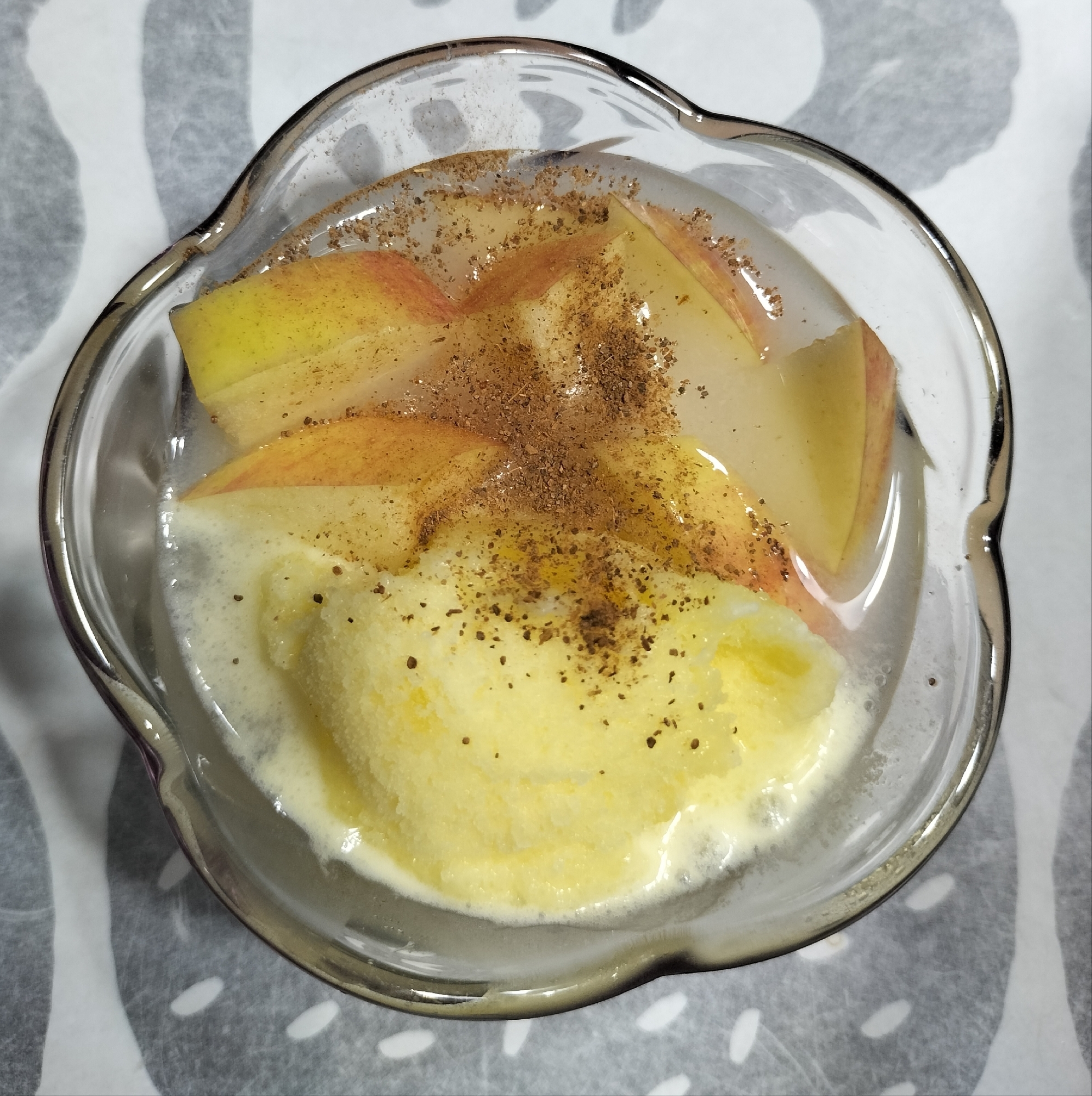 林檎とシナモンとパインアイス入り豆乳ヨーグルト