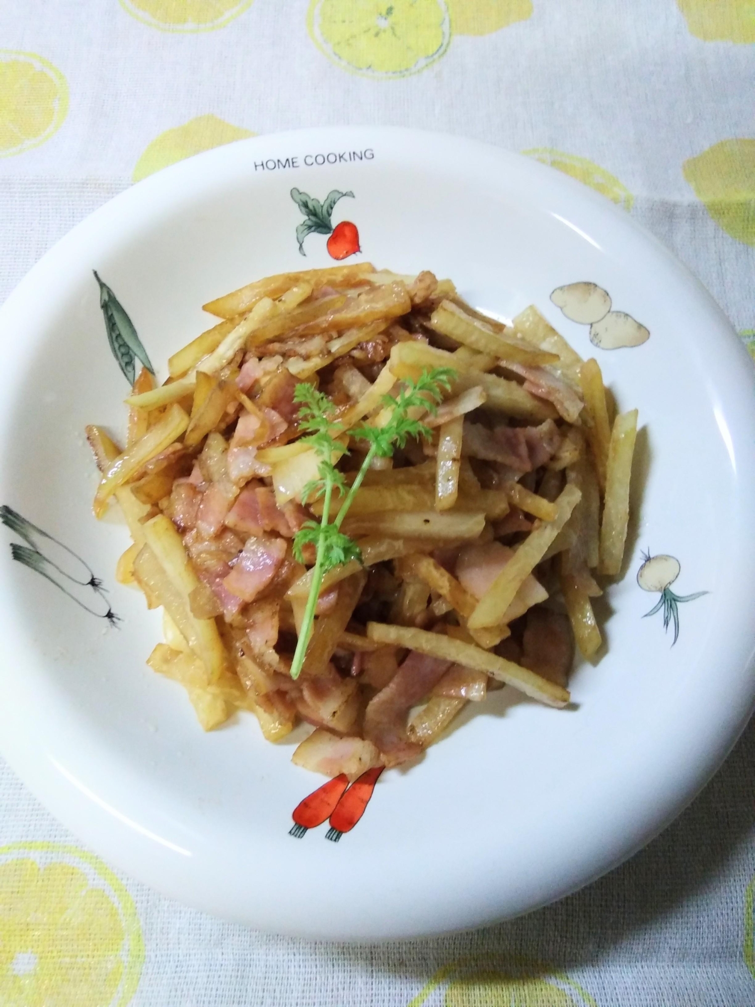 コールラビ　コールラビのベーコン炒め