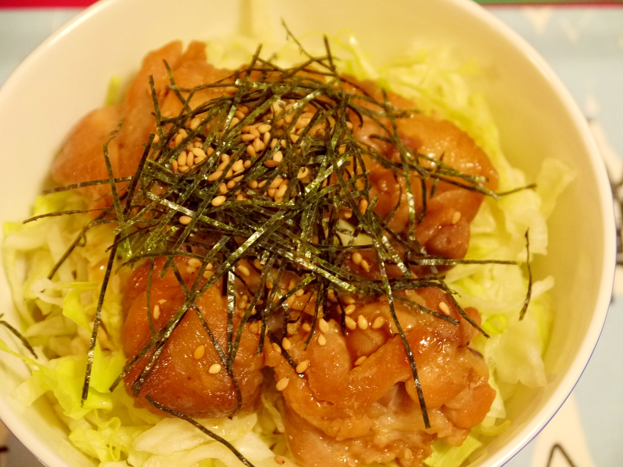 レタスと鶏もも肉てり丼