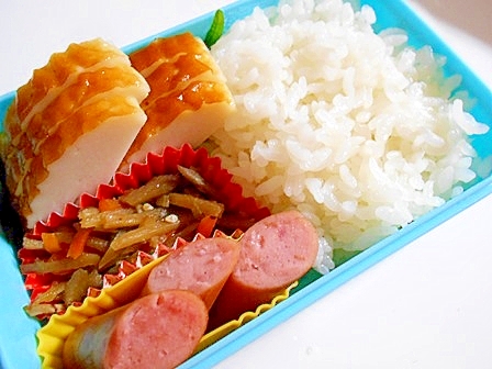 かまぼことウインナーのお弁当