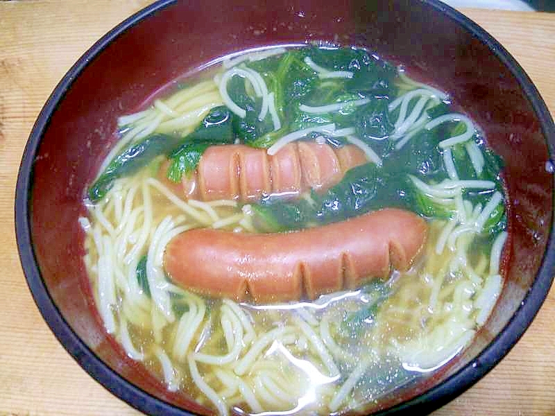 ほうれん草カレーソーセージ蕎麦