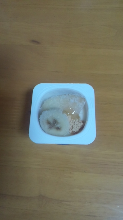 楊枝付き冷凍バナナでヨーグルト♪（冷凍果物ほか）