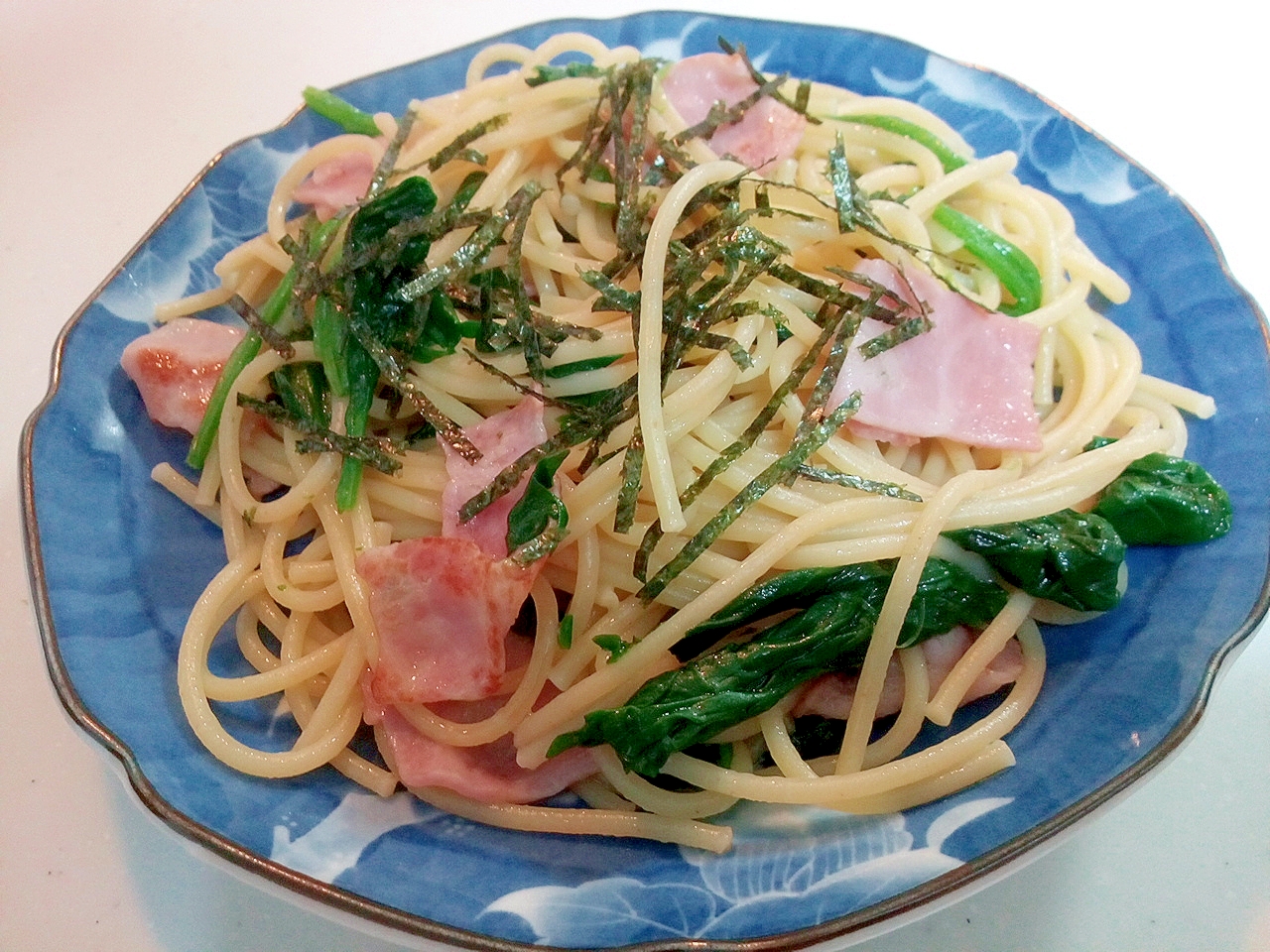 ベーコンとほうれん草の和風パスタ