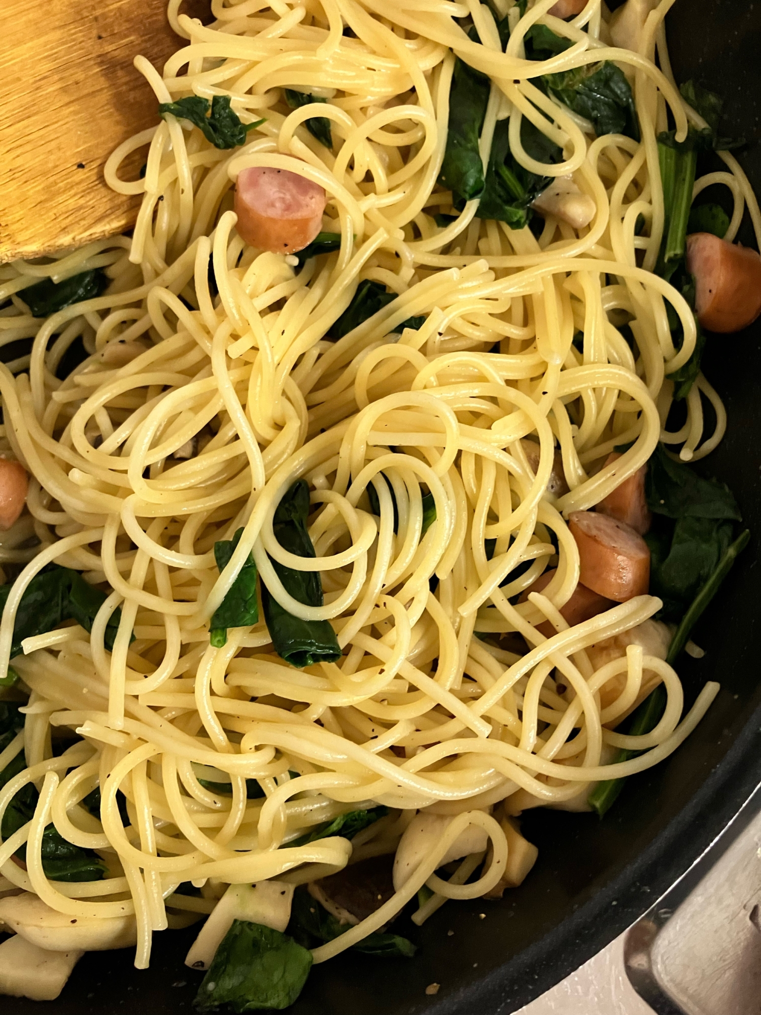 ほうれん草とえりんぎの麺つゆパスタ