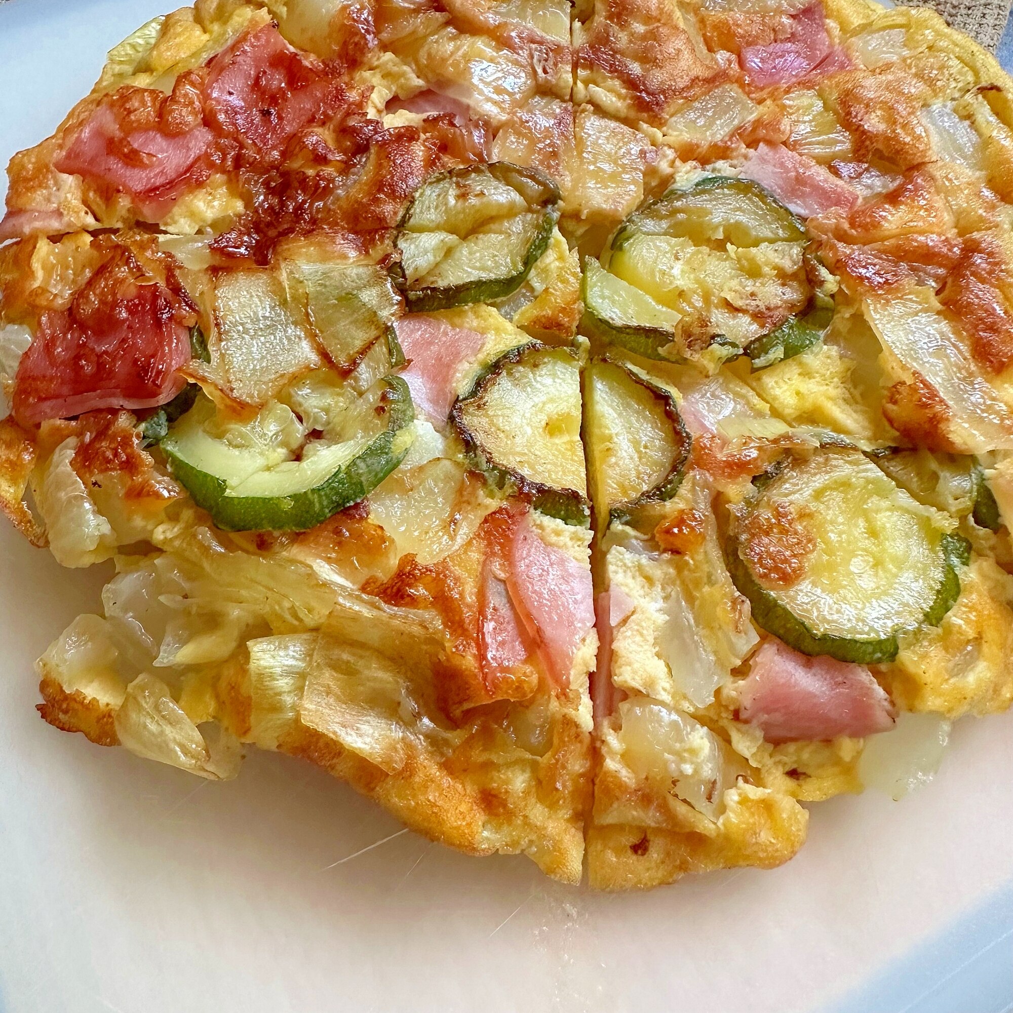 しめじと玉ねぎとベーコンのスパニッシュオムレツ レシピ