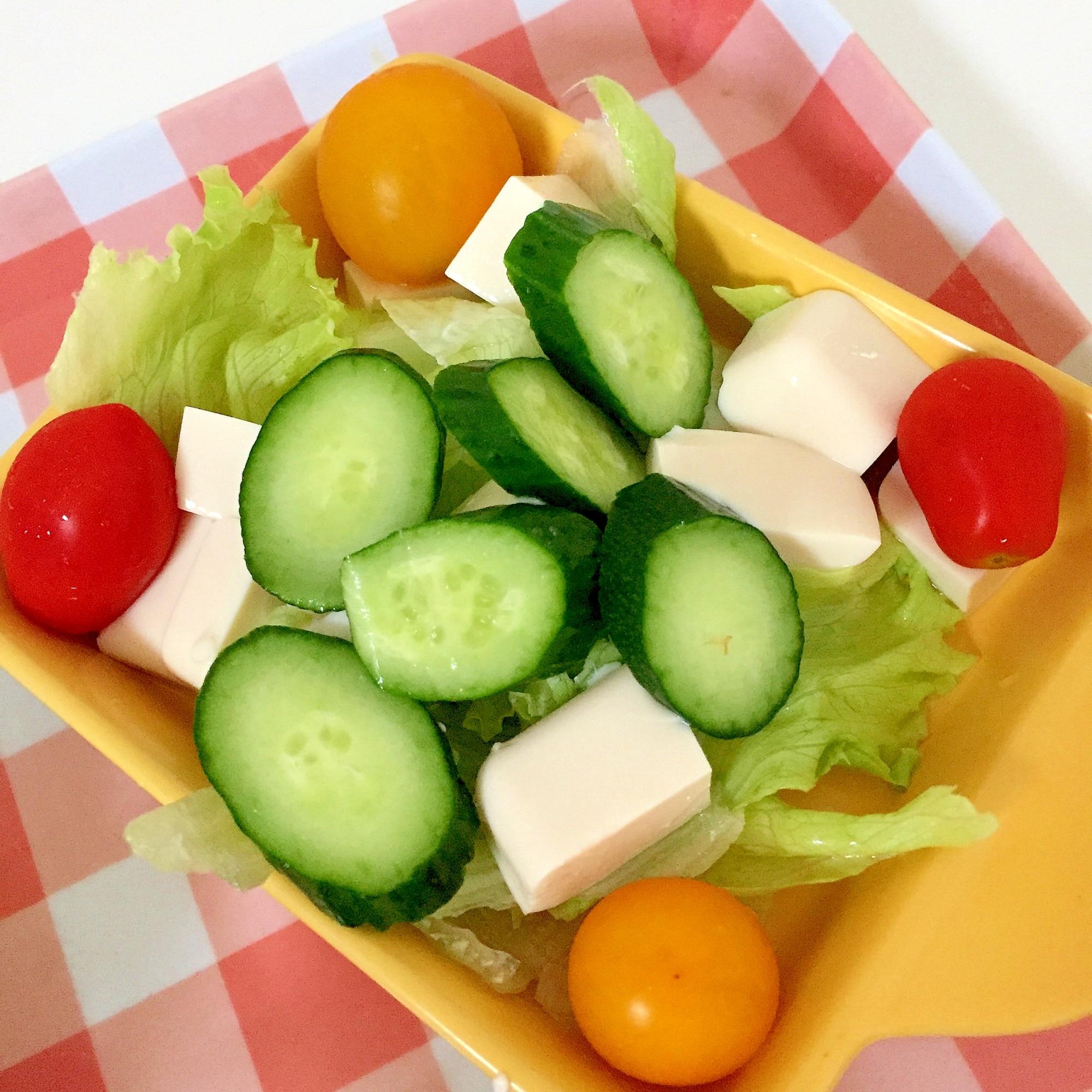 レタスと豆腐とトマトときゅうりのサラダ☆ レシピ・作り方 by THANK 