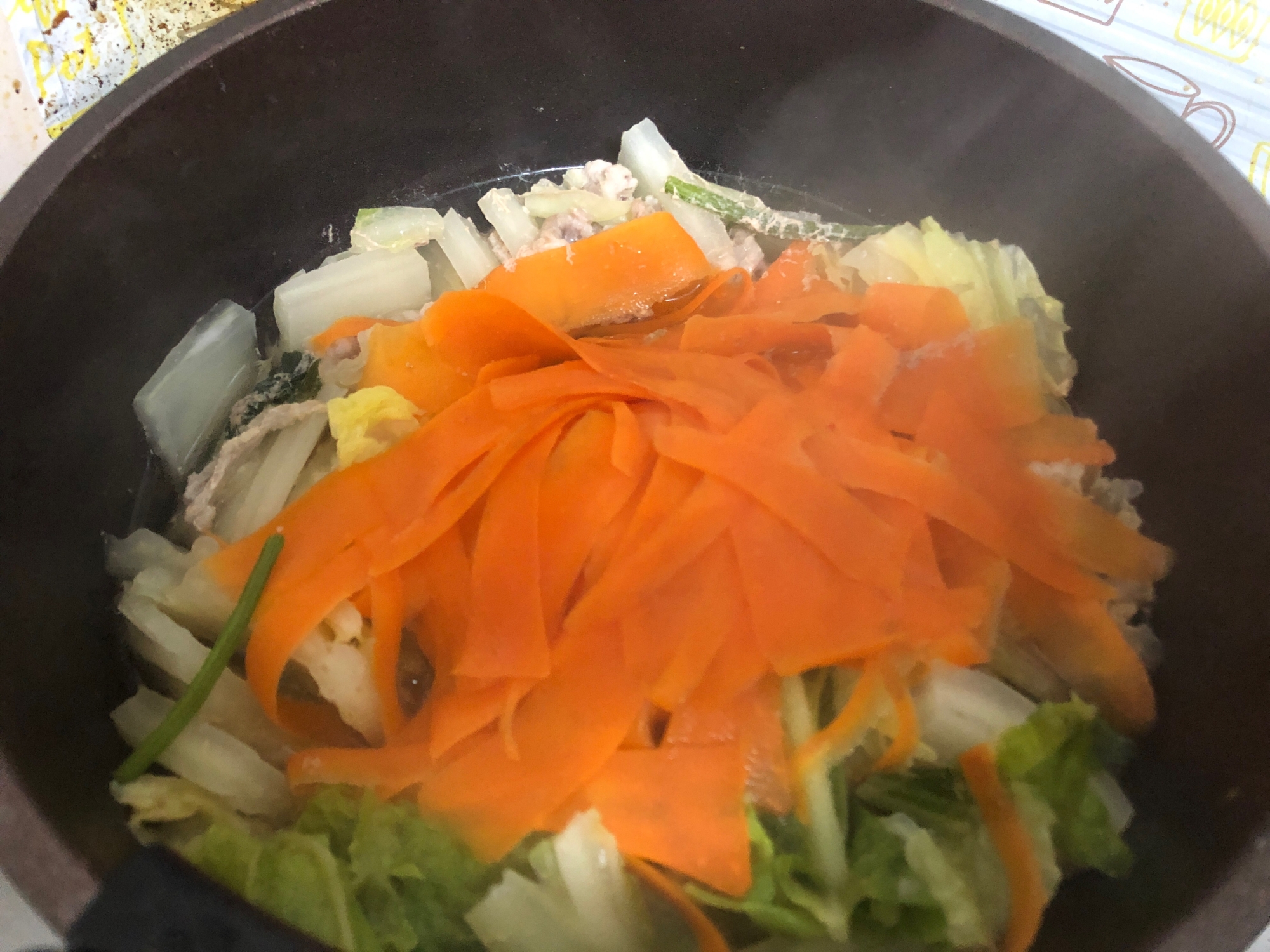 【にんじんで豪華に‼️】白菜のミルフィーユ鍋