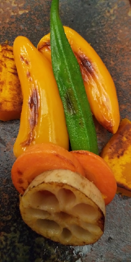 自家製マスタードドレッシングで＊グリル野菜のサラダ