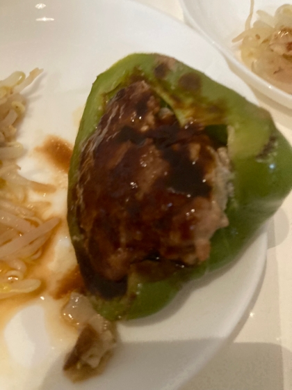 ピーマンの肉詰め