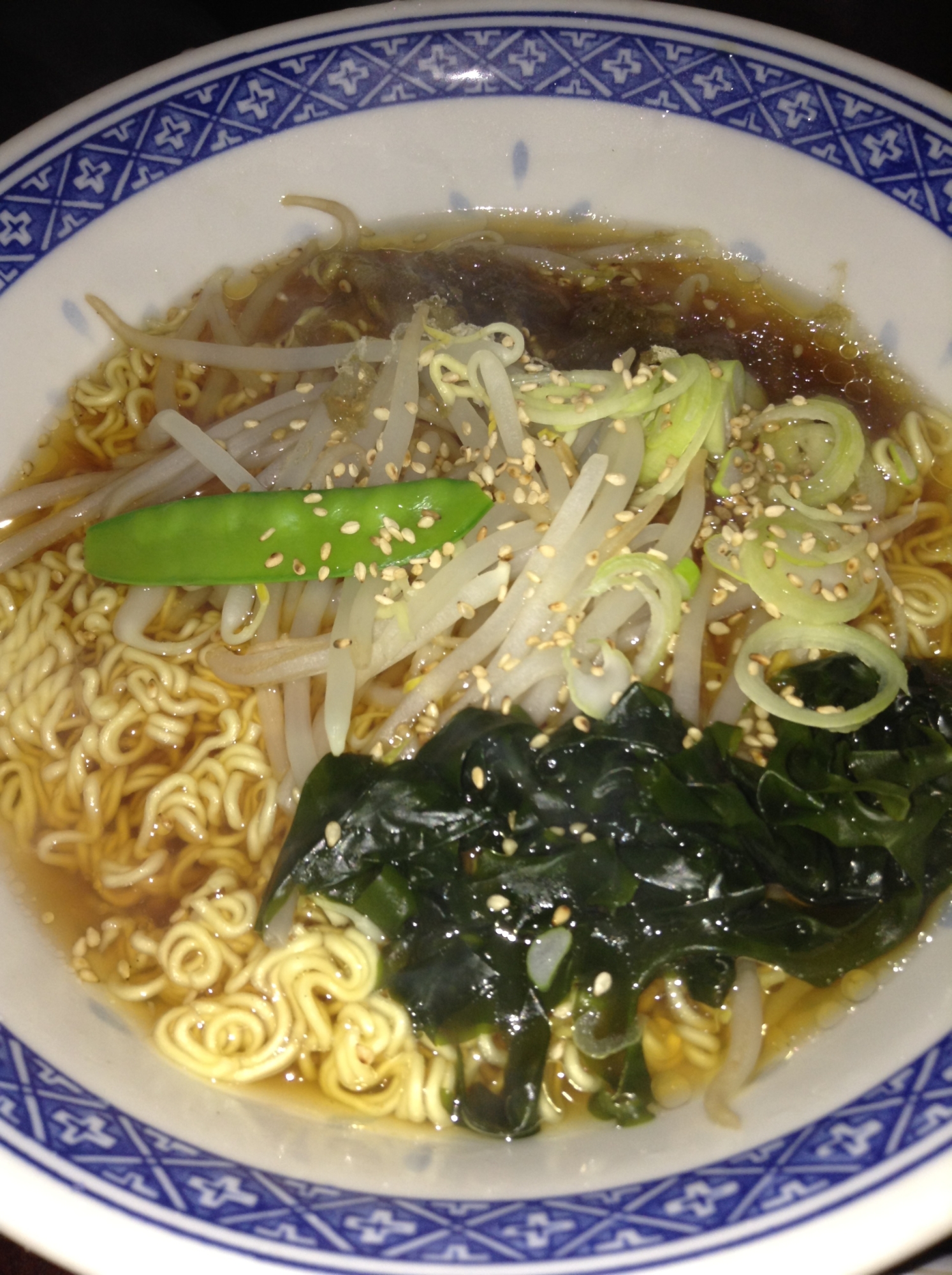 トロロ昆布とワカメの醤油ラーメン【ミネラル】