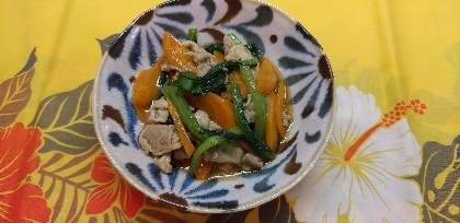 簡単！すぐ作れる♪豚こまと小松菜の麺つゆ炒め