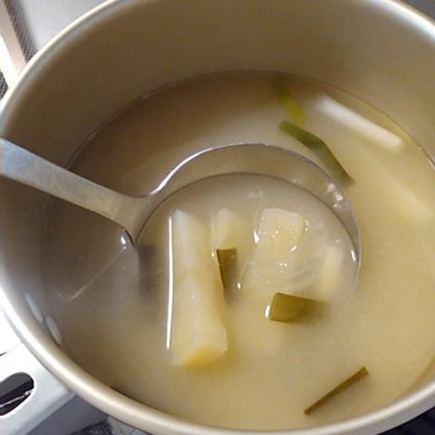じゃがいもの味噌汁
