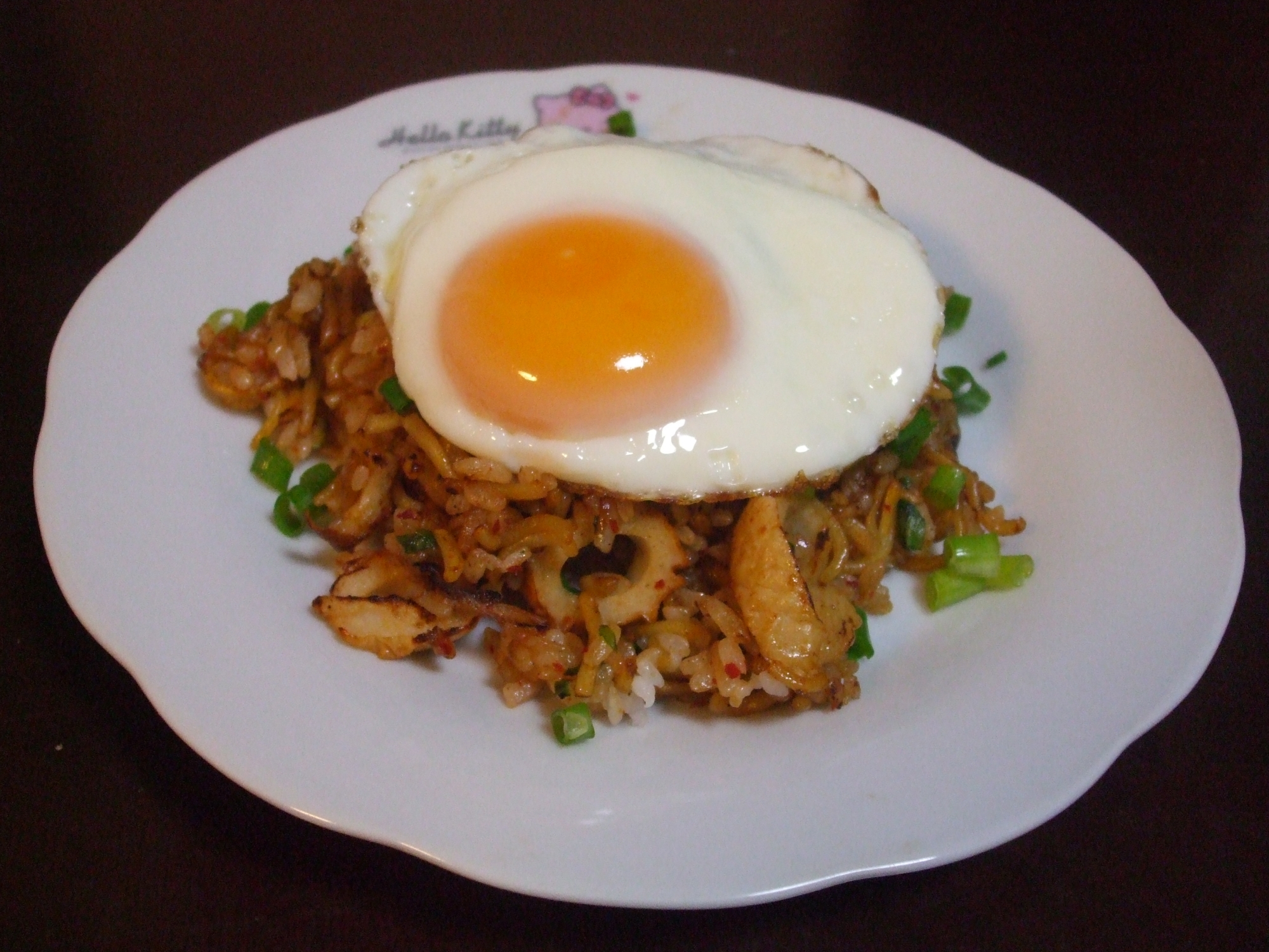 目玉焼きのせ☆キムチそば飯