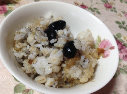 ランチに初めて炊いた押し麦入りご飯で作ったよ❤︎混ぜご飯は握らなくて良いから好き好きwこの組み合わせメッチャ旨旨だわ♪ないすアイデア感謝よ〜(^-^)/