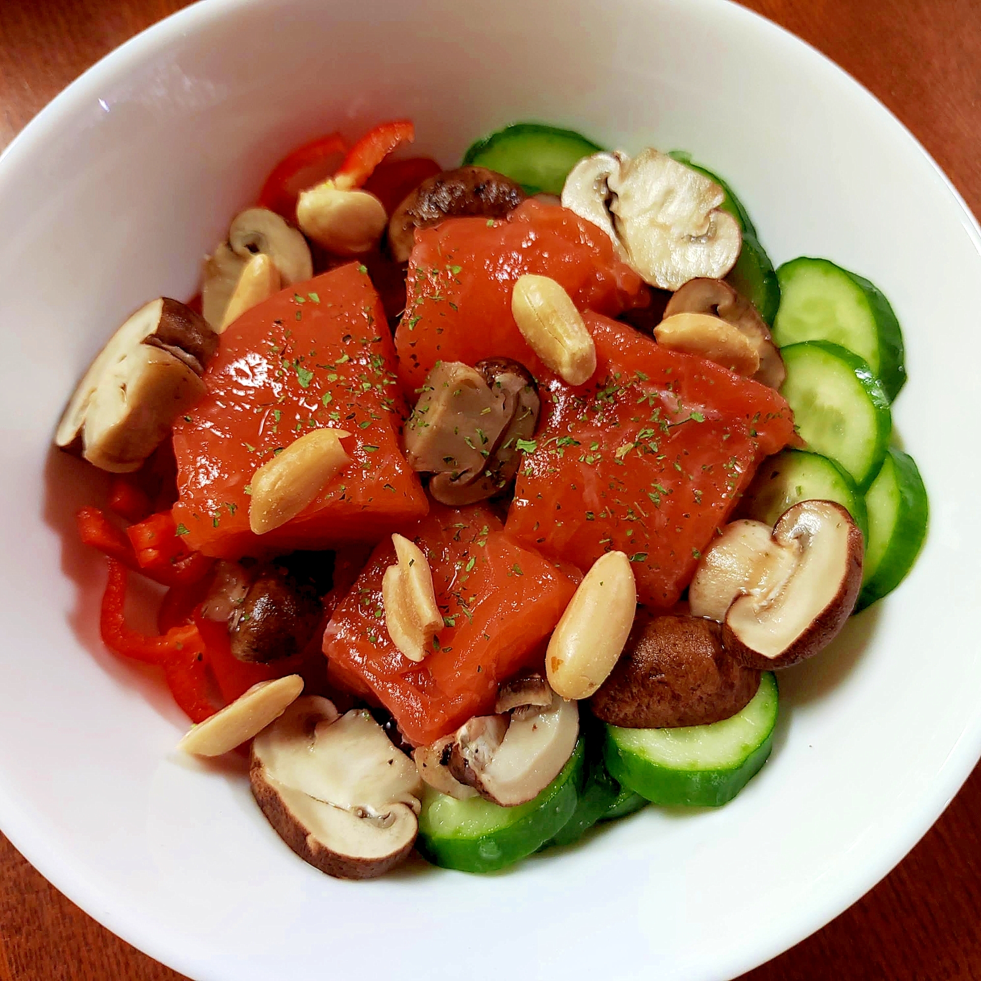 ●白糠町返礼品サーモンで♪簡単★彩りパワーサラダ●