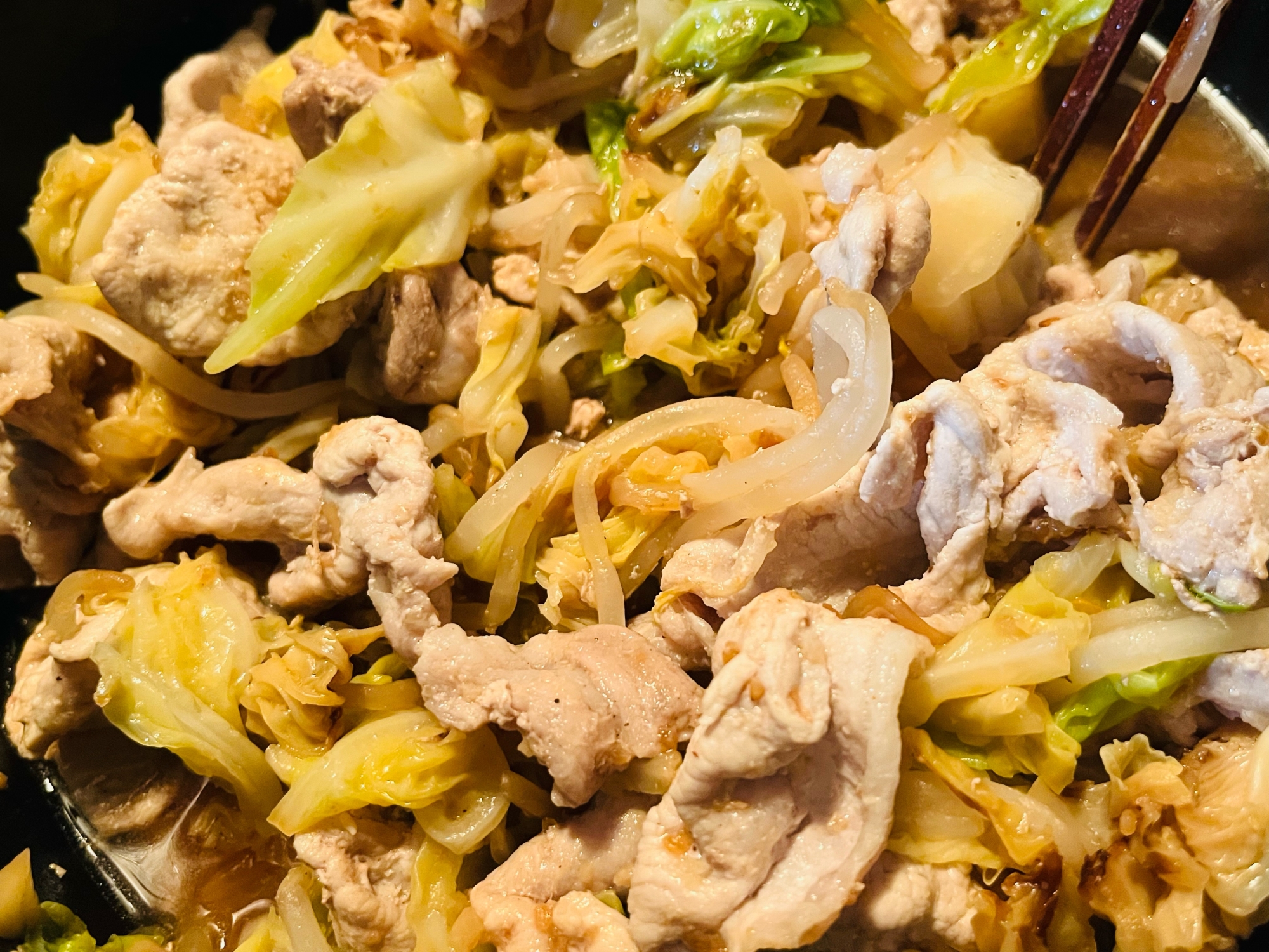 ストウブで·͜· ᕷキャベツと豚肉の蒸し煮