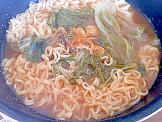 水菜と白菜の味噌ラーメン