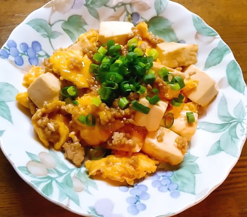 豆腐と鶏ミンチと卵の中華炒め