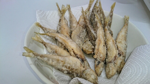 頭からまるごと 豆アジの唐揚げ レシピ 作り方 By 楽天レシピ 頭からまるごと 豆アジの唐揚げ レシピ 作り方 By 楽天レシピ