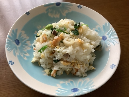 残りご飯で簡単！ちくわと大葉のチャーハン