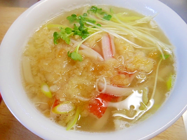 塩糀スープの素で★カニカマ・ねぎ・天かすうどん★