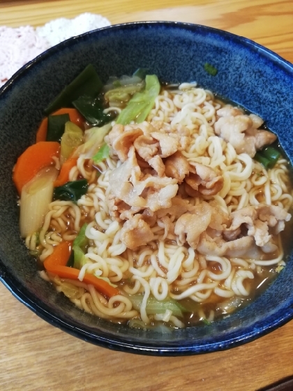 人参入り豚骨ラーメン