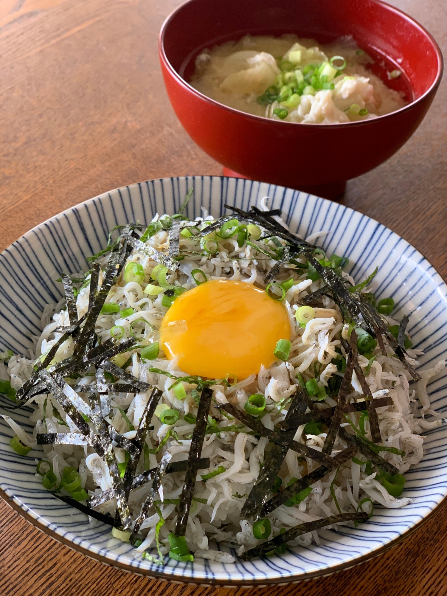 火を使わない！簡単月見しらす丼