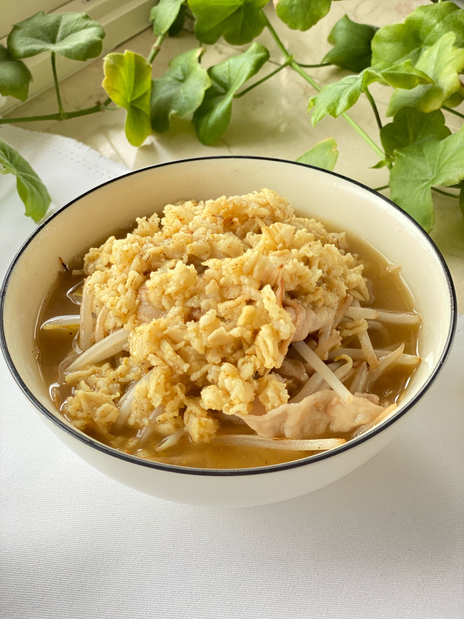 ご飯感ある❣️もやし豚バラオートミールカレースープ