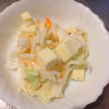 キャベツのチーズのコールスロー風サラダ