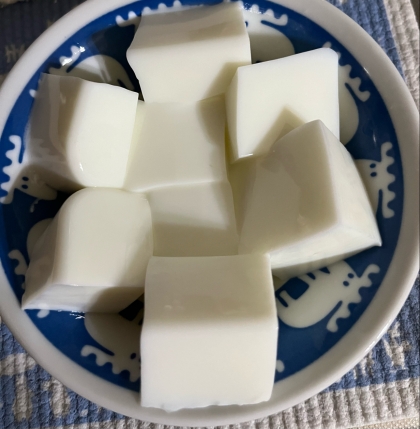 亡母が棒寒天で作ってくれていた　牛乳寒天を作りたくて　作ってみました〜(^ ^)
糖尿病なので　パルスイートを使って作りましたが　とても美味しく出来ました♪