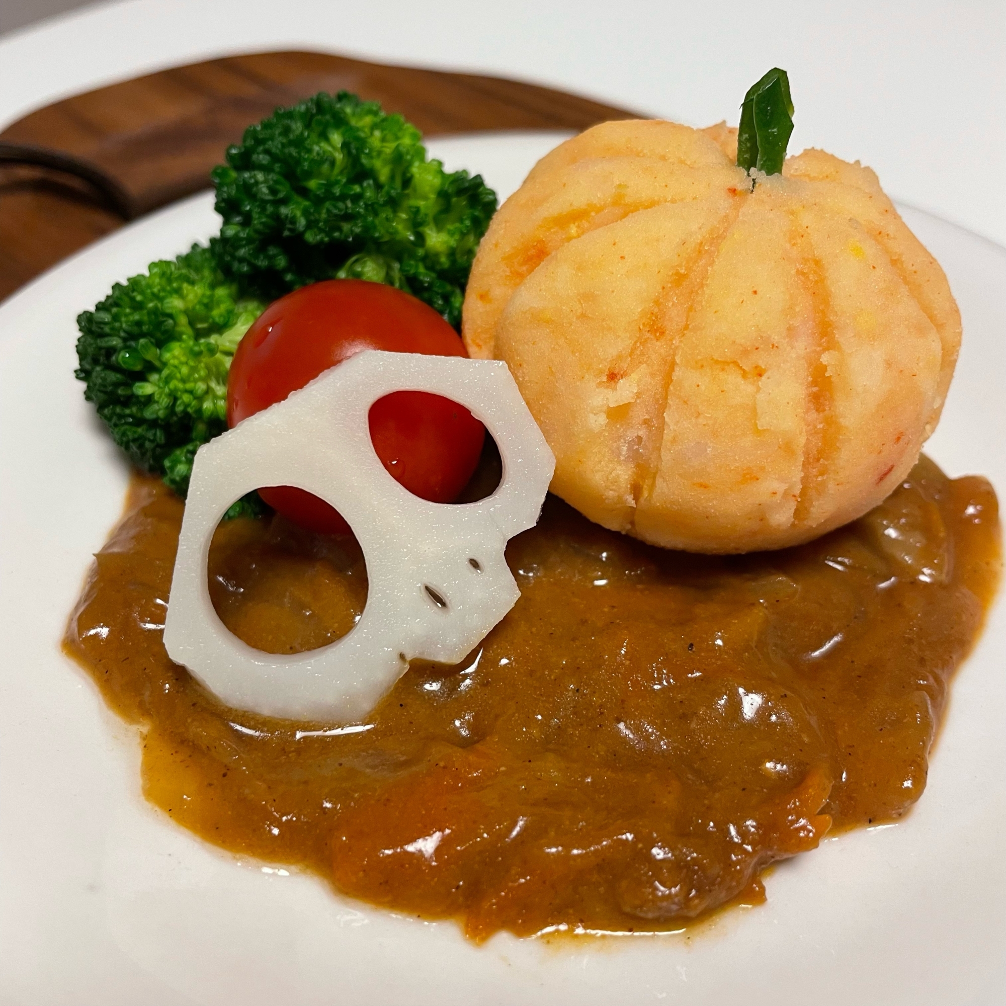 ハロウィン風ポテトカレーサラダ