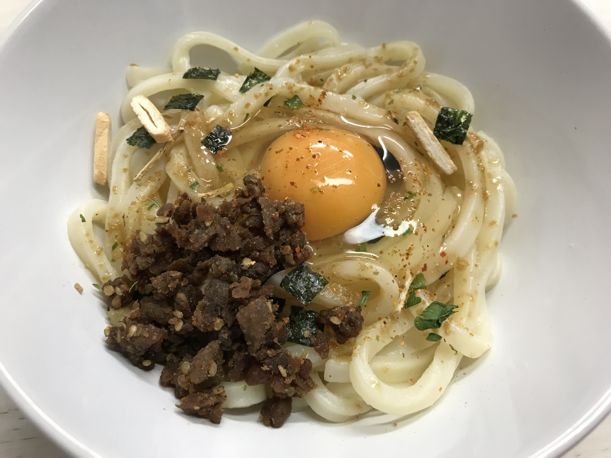 【簡単】牛そぼろ入り♪釜玉うどん